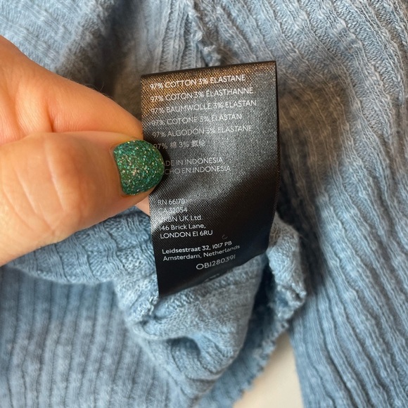 Urban Outfitters Womens Top Size L Blue Stretch Knit Deep V Neck Lena Twist Crop - Picture 5 of 9